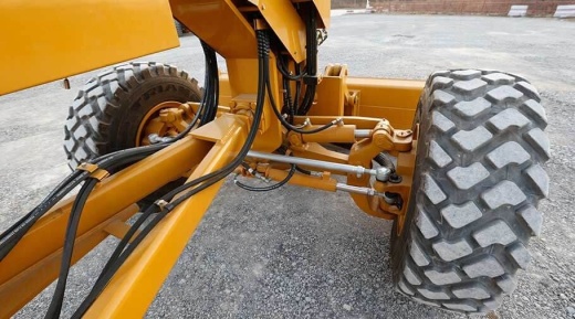 Грейдер SEM 922 AWD