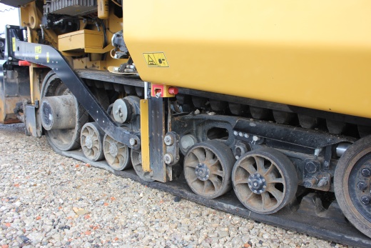 Гусеничный асфальтоукладчик CAT AP655F ширина укладки 2,5-5.0 м. 2018 г.в.  Наработка:1722 м/ч