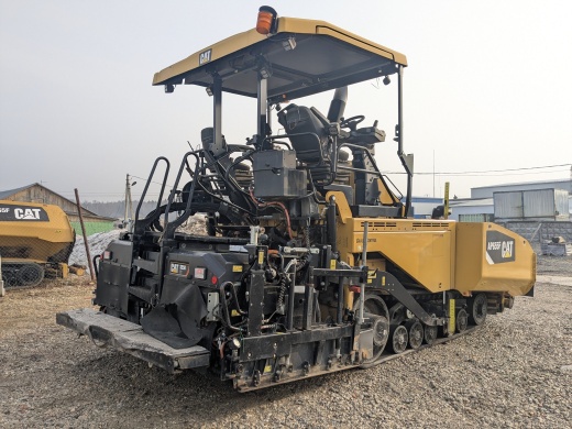 Гусеничный асфальтоукладчик CAT AP655F ширина укладки 2,5-5.0 м. 2018 г.в.  Наработка:1722 м/ч