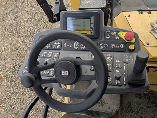 Гусеничный асфальтоукладчик CAT AP655F ширина укладки 2,5-5.0 м. 2018 г.в.  Наработка:1722 м/ч