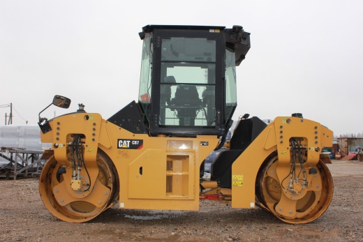 Асфальтовый каток CAT CB7  2018 г.в., наработка 280 м/ч