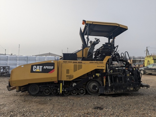 Гусеничный асфальтоукладчик CAT AP655F ширина укладки 2,5-5.0 м. 2018 г.в.  Наработка:1722 м/ч