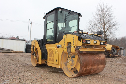 Асфальтовый каток CAT CB7  2018 г.в., наработка 280 м/ч