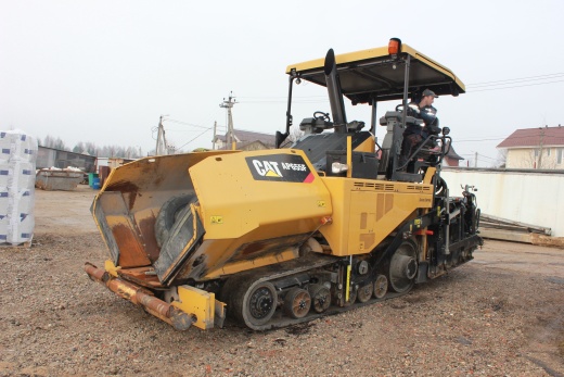 Гусеничный асфальтоукладчик CAT AP655F ширина укладки 2,5-5.0 м. 2018 г.в.  Наработка:1722 м/ч