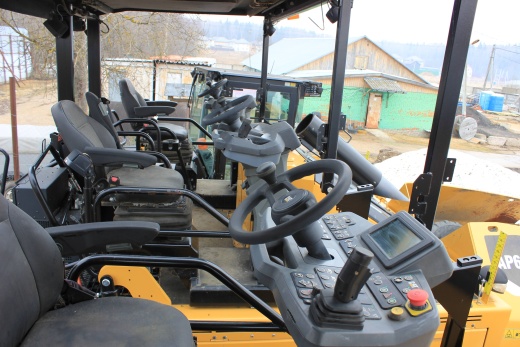 Гусеничный асфальтоукладчик CAT AP655F ширина укладки 2,5-5.0м. 2017 г.в.  Наработка: 2 155 м/ч