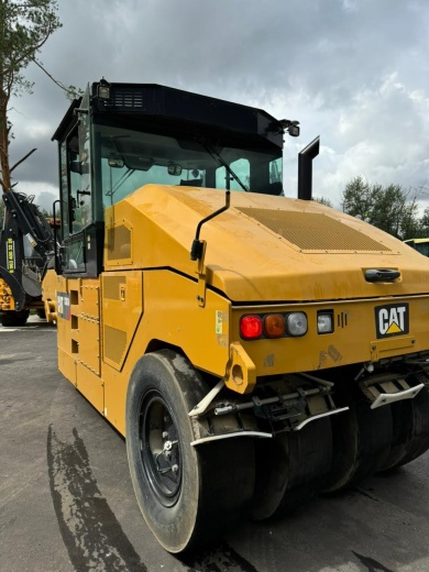 Асфальтовый каток на пневмо ходу CAT CW34 2020 г.в. наработка 200 м/ч