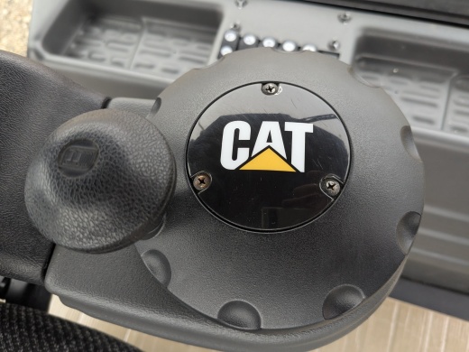 Асфальтовый каток CAT CB7  2018 г.в., наработка 280 м/ч